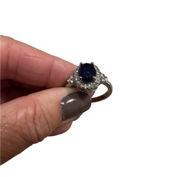 Silver and Sapphire Gemstone Ring - Picture 6 of 8